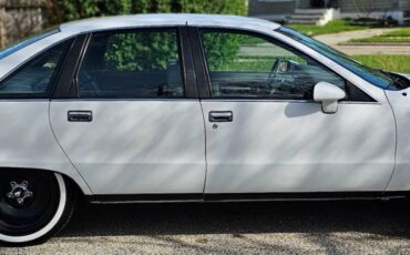 Chevrolet-1991-white-3