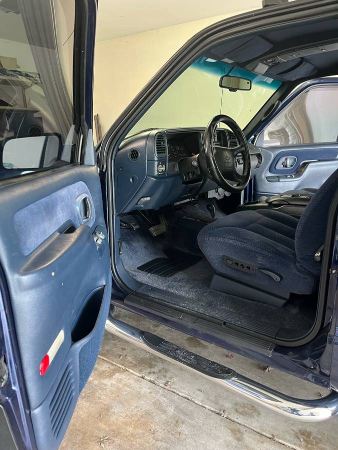 Chevrolet-2-door-tahoe-1995-blue-7