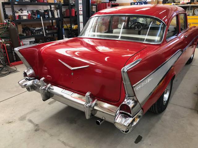 Chevrolet-210-2-door-post-1957-red-4