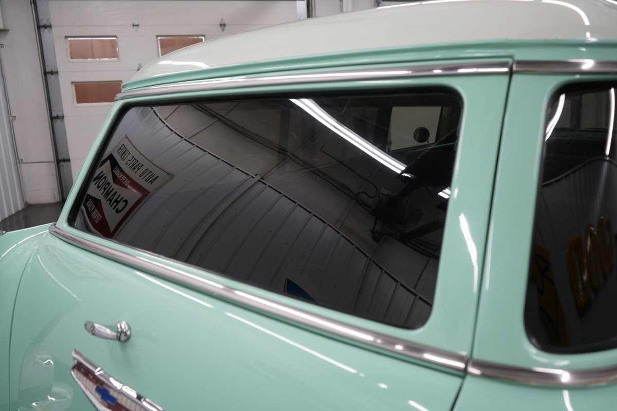 Chevrolet-210-Wagon-1957-14