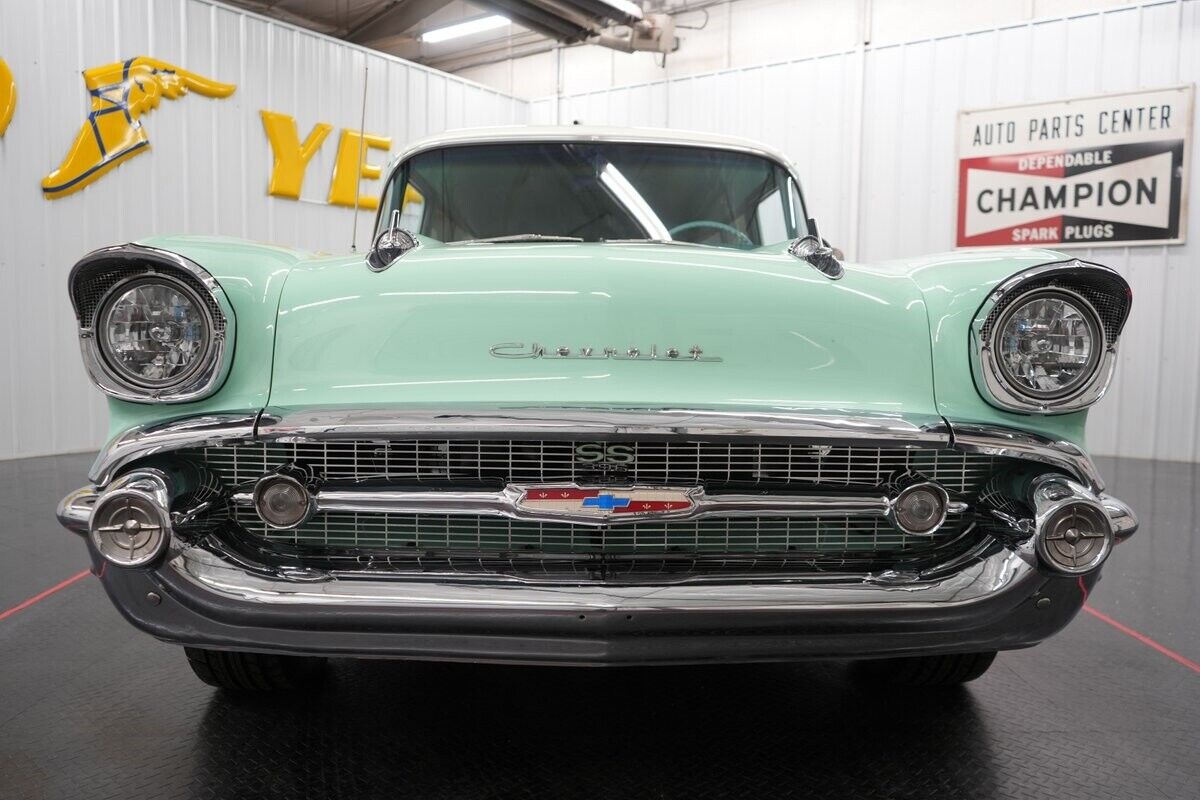 Chevrolet-210-Wagon-1957-28