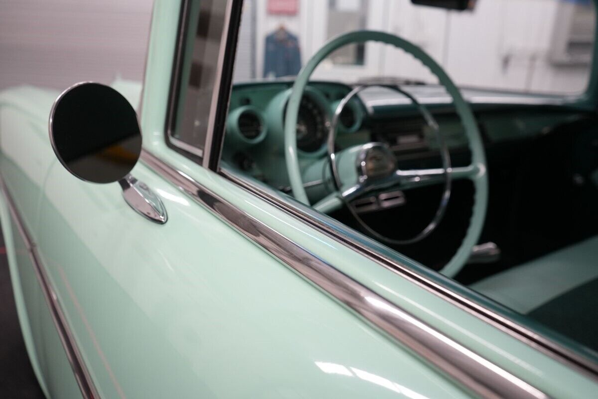 Chevrolet-210-Wagon-1957-31
