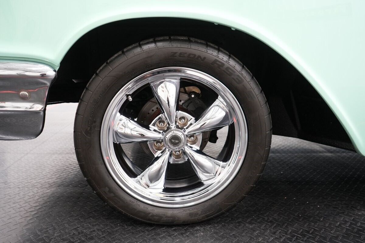 Chevrolet-210-Wagon-1957-32