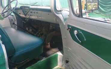 Chevrolet-3100-1957-7