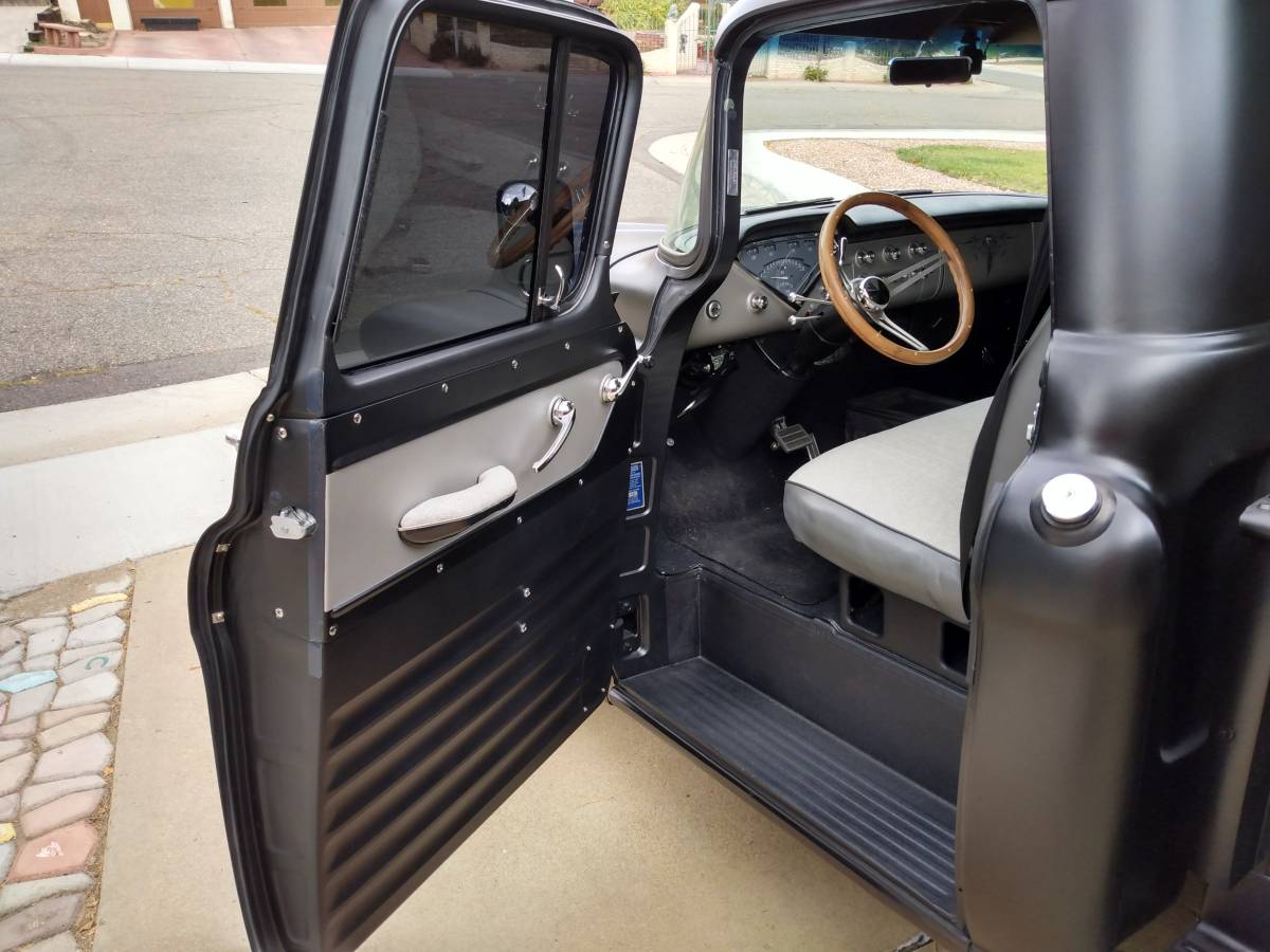 Chevrolet-3100-1957-black-11