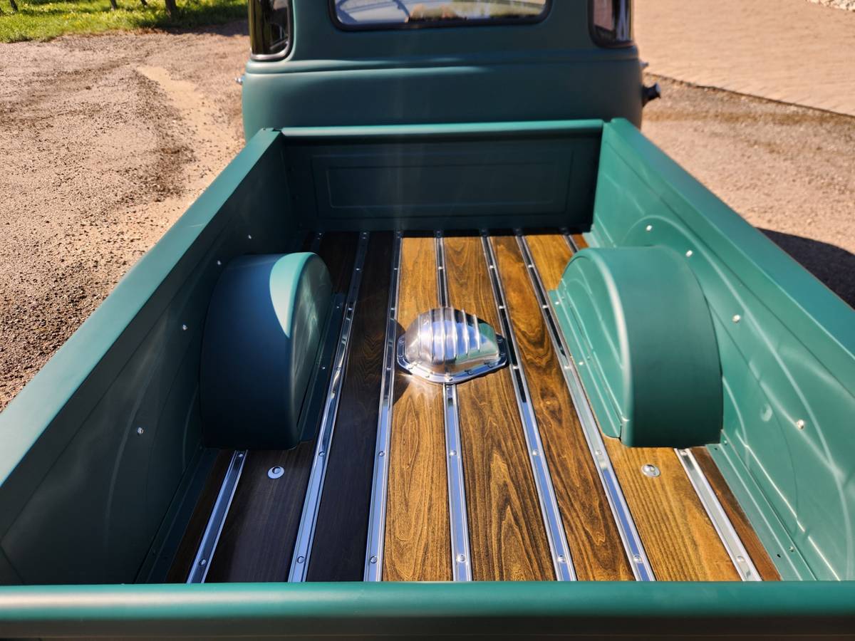 Chevrolet-3100-5-window-truck-1955-8