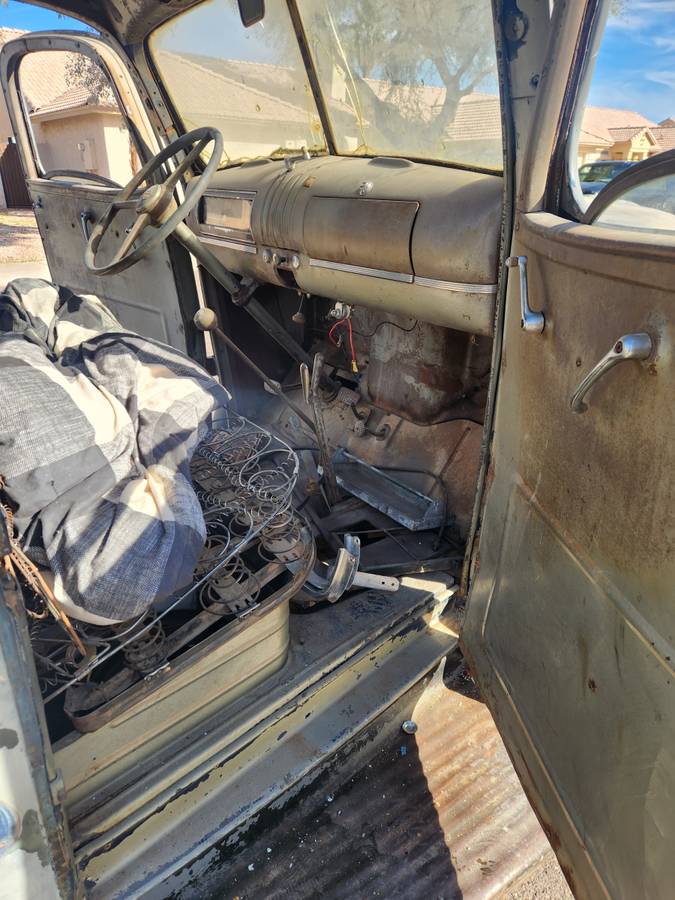 Chevrolet-3100-pickup-1946-grey-2