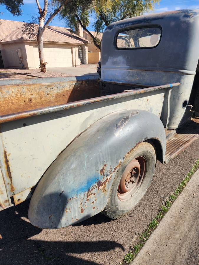 Chevrolet-3100-pickup-1946-grey-3