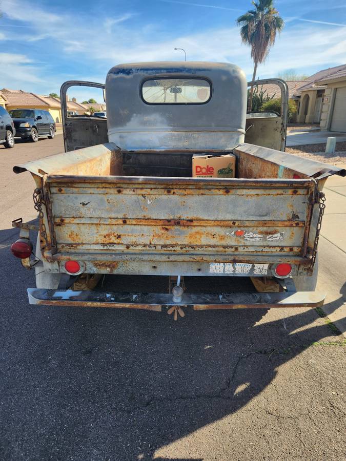 Chevrolet-3100-pickup-1946-grey-4