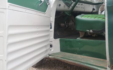 Chevrolet-3100-truck-1957-11