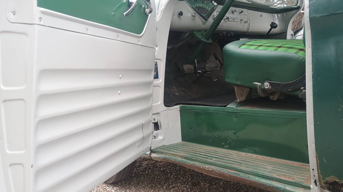Chevrolet-3100-truck-1957-11