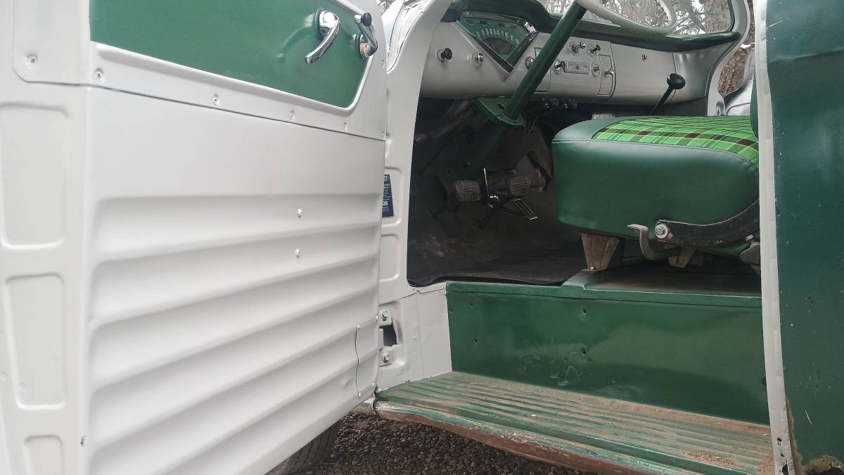 Chevrolet-3100-truck-1957-15