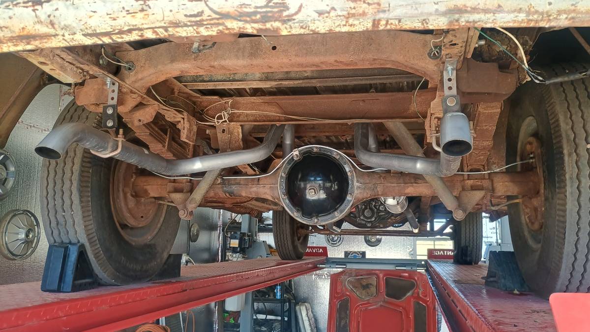 Chevrolet-3100-truck-1957-19