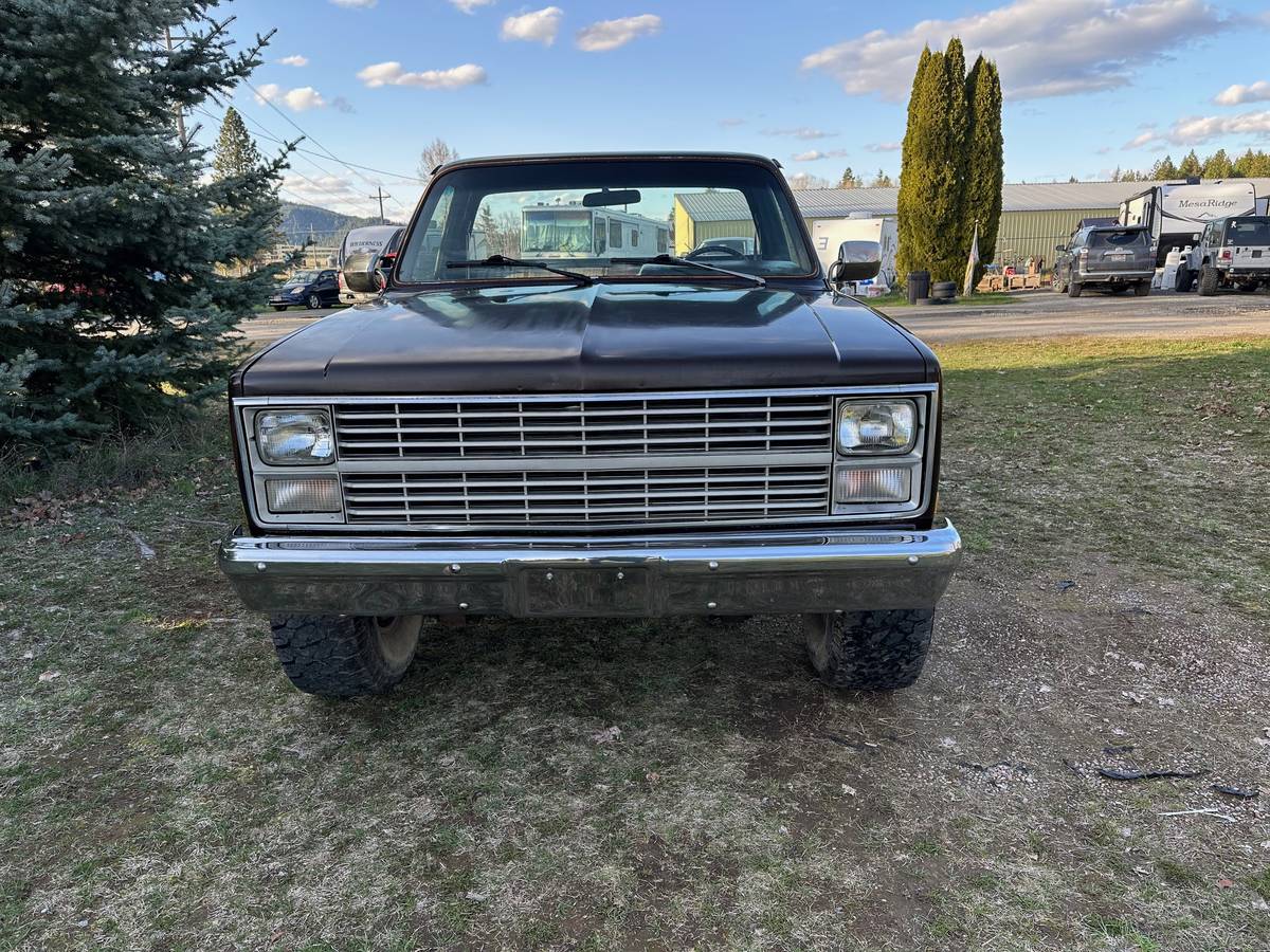 Chevrolet-34-ton-4x4-1984-brown-1