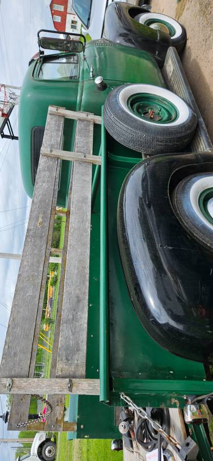 Chevrolet-3600-1953-green-3