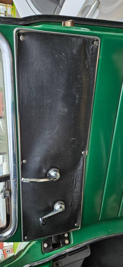 Chevrolet-3600-1953-green-7