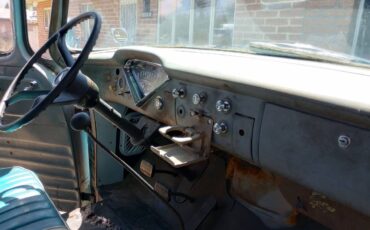 Chevrolet-Apache-32-1958-blue-13