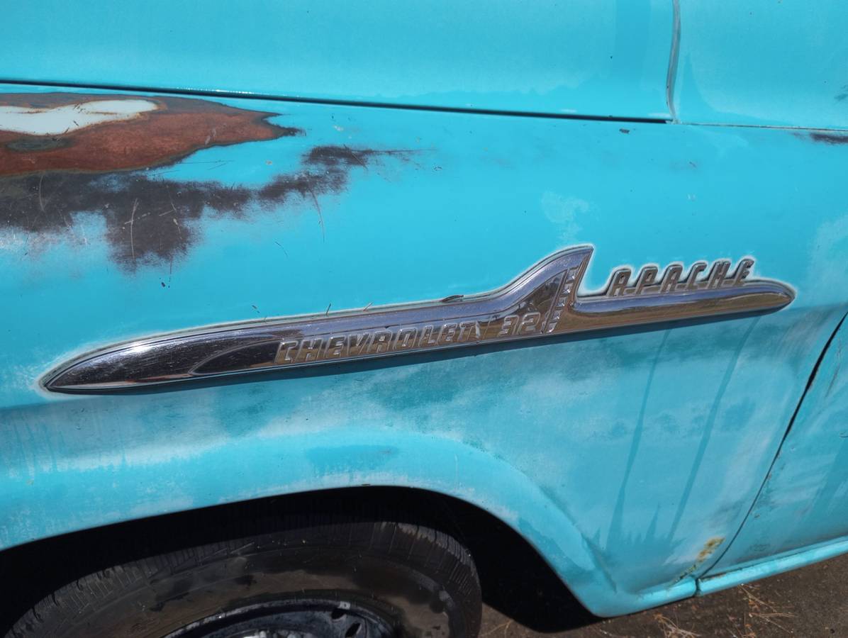 Chevrolet-Apache-32-1958-blue-21