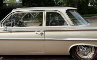 Chevrolet-Bel-Air-1961-11