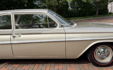 Chevrolet-Bel-Air-1961-3