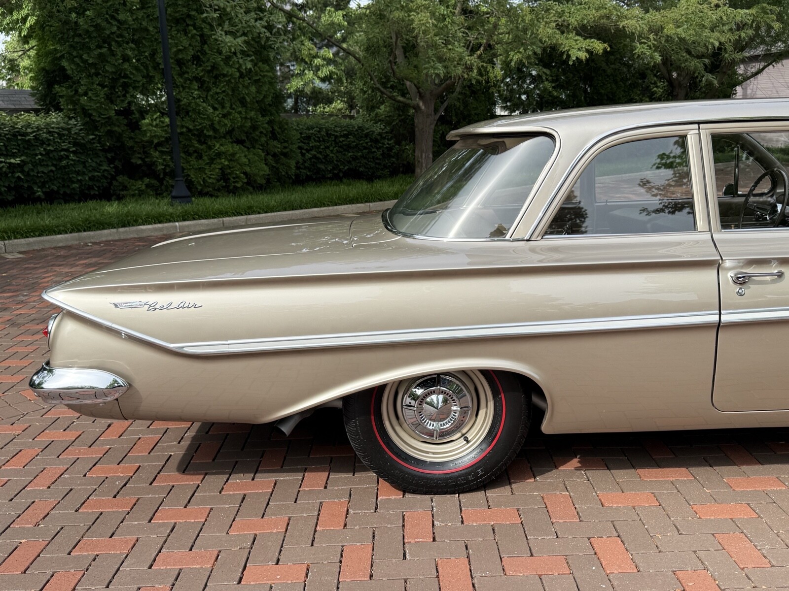 Chevrolet-Bel-Air-1961-4