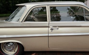 Chevrolet-Bel-Air-1961-6