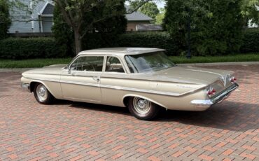 Chevrolet-Bel-Air-1961-8