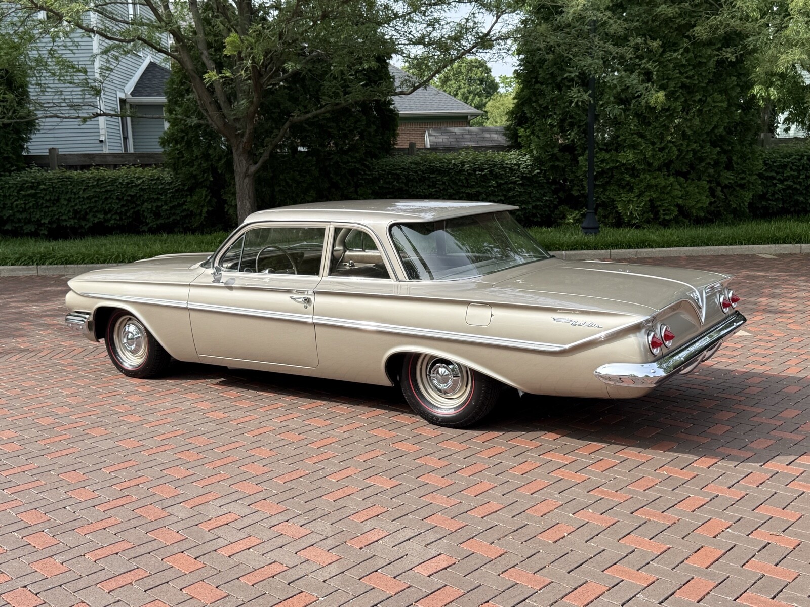 Chevrolet-Bel-Air-1961-8