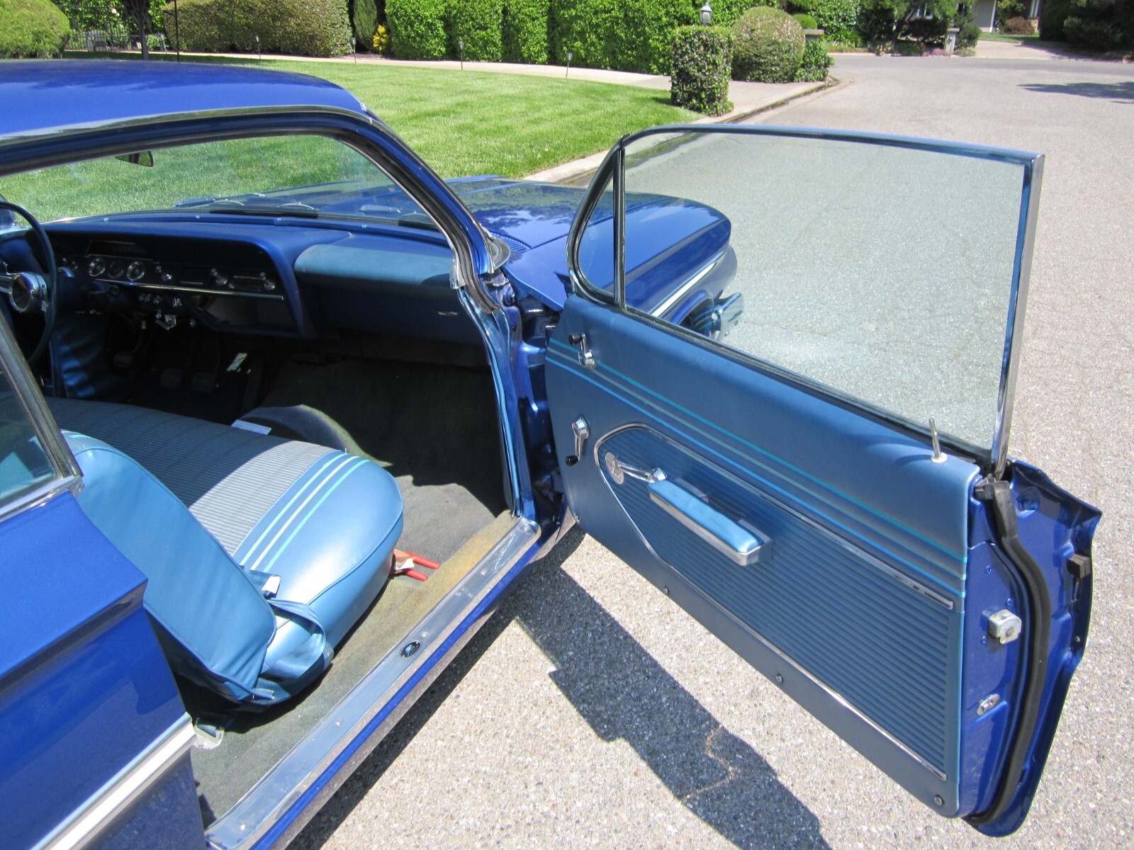 Chevrolet-Bel-Air150210-1961-2-Door-15