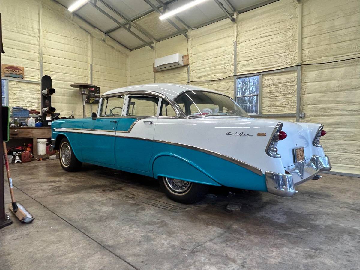 Chevrolet-Bel-air-4-door-1956-custom-1