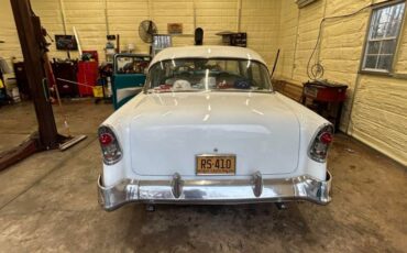 Chevrolet-Bel-air-4-door-1956-custom-11