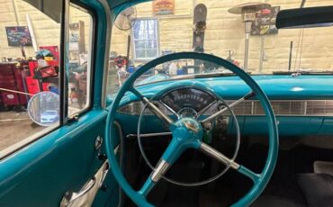 Chevrolet-Bel-air-4-door-1956-custom-4
