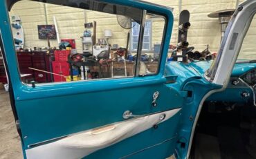 Chevrolet-Bel-air-4-door-1956-custom-9
