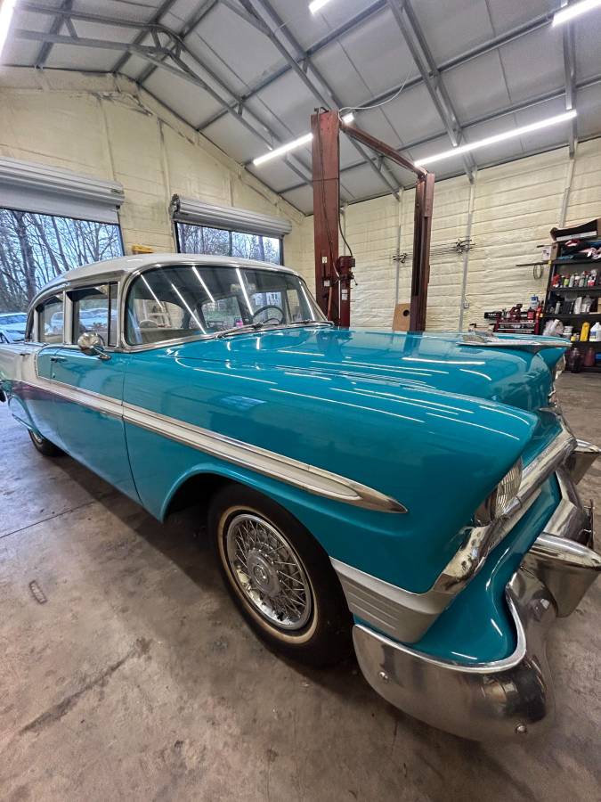 Chevrolet-Bel-air-4-door-1956-custom