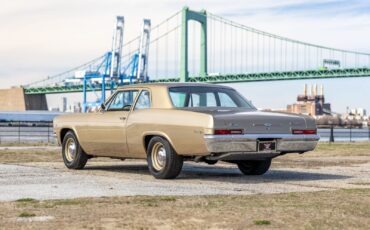 Chevrolet-Biscayne-1966-Coupe-10