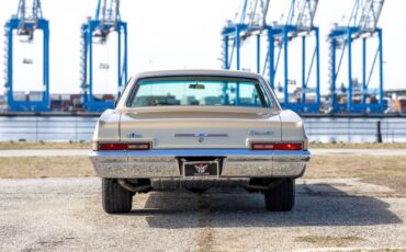 Chevrolet-Biscayne-1966-Coupe-12