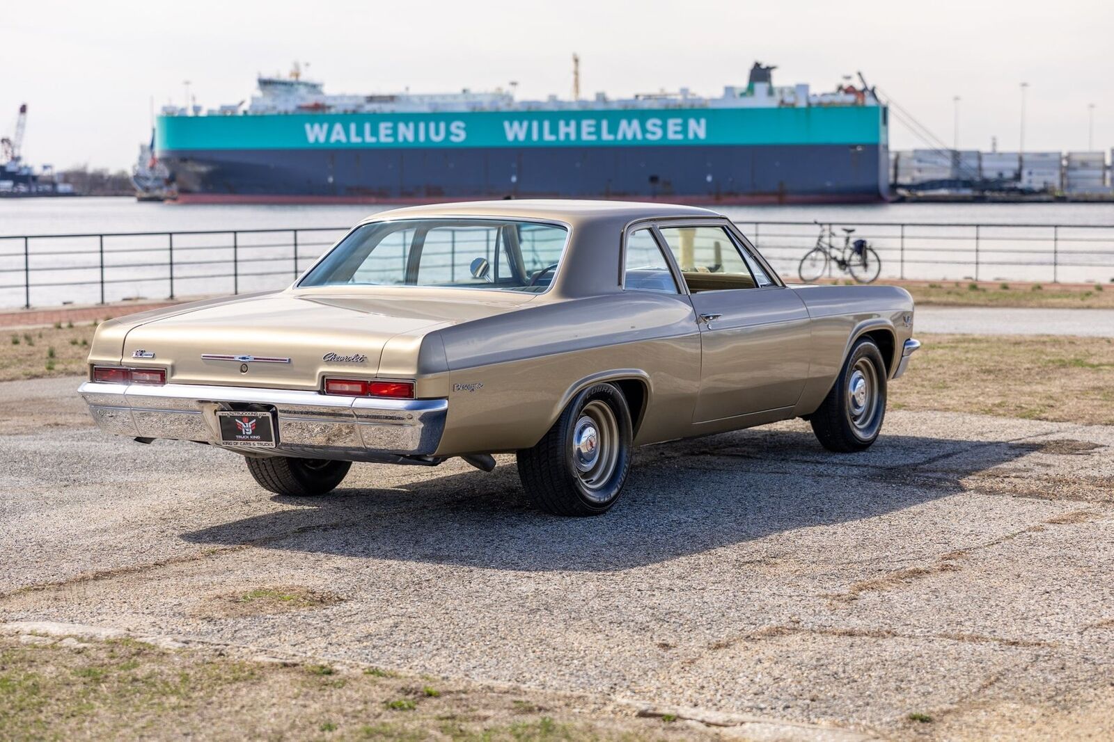 Chevrolet-Biscayne-1966-Coupe-13