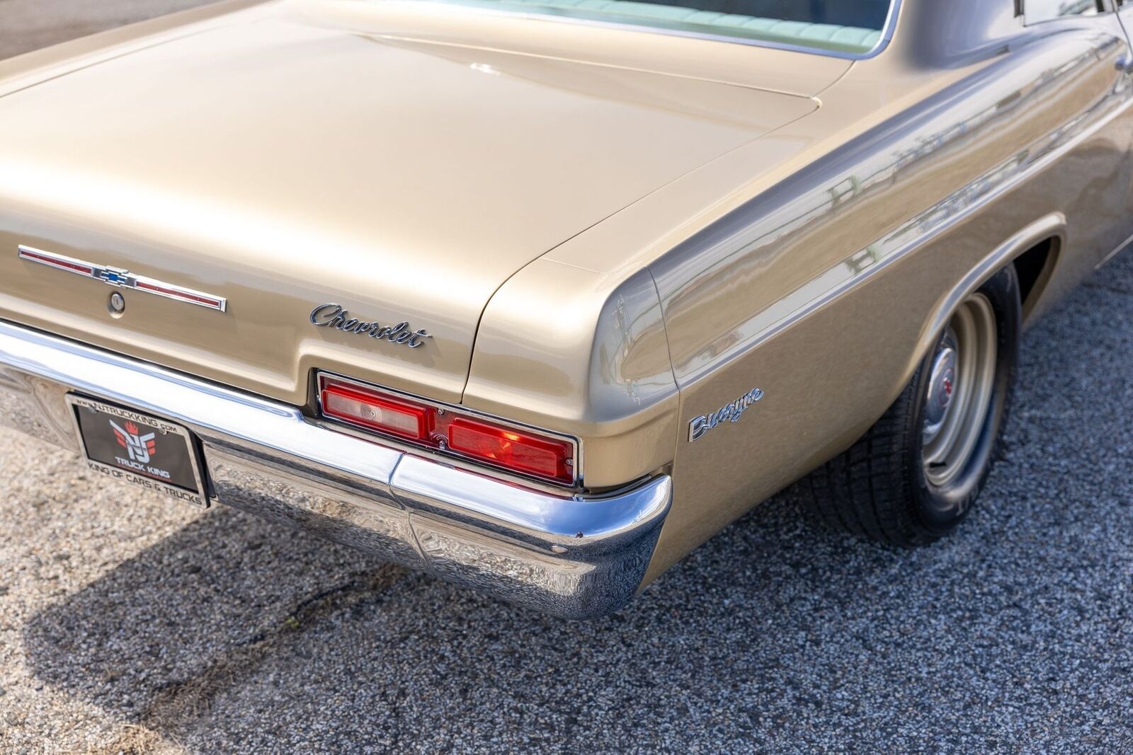 Chevrolet-Biscayne-1966-Coupe-18