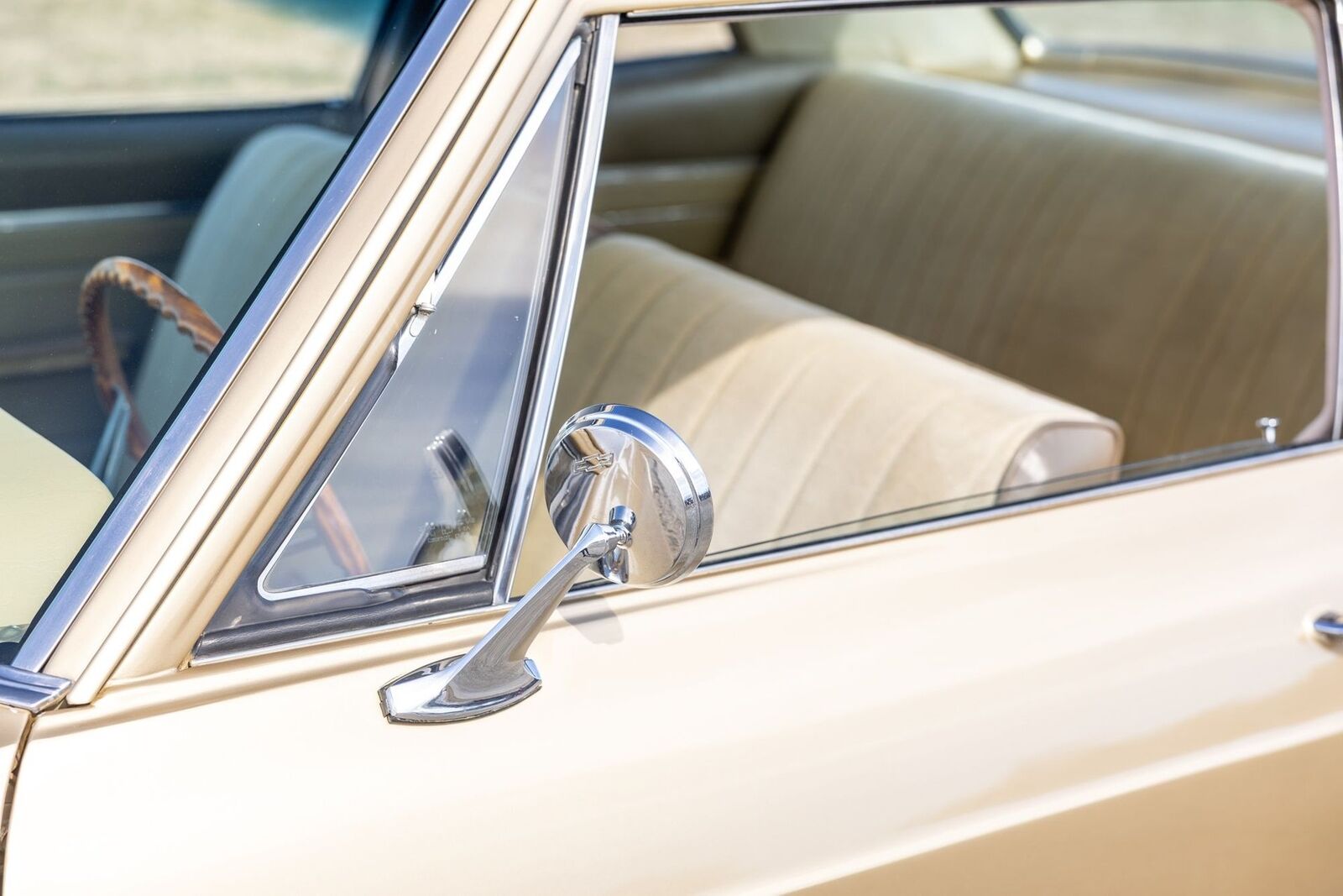 Chevrolet-Biscayne-1966-Coupe-22