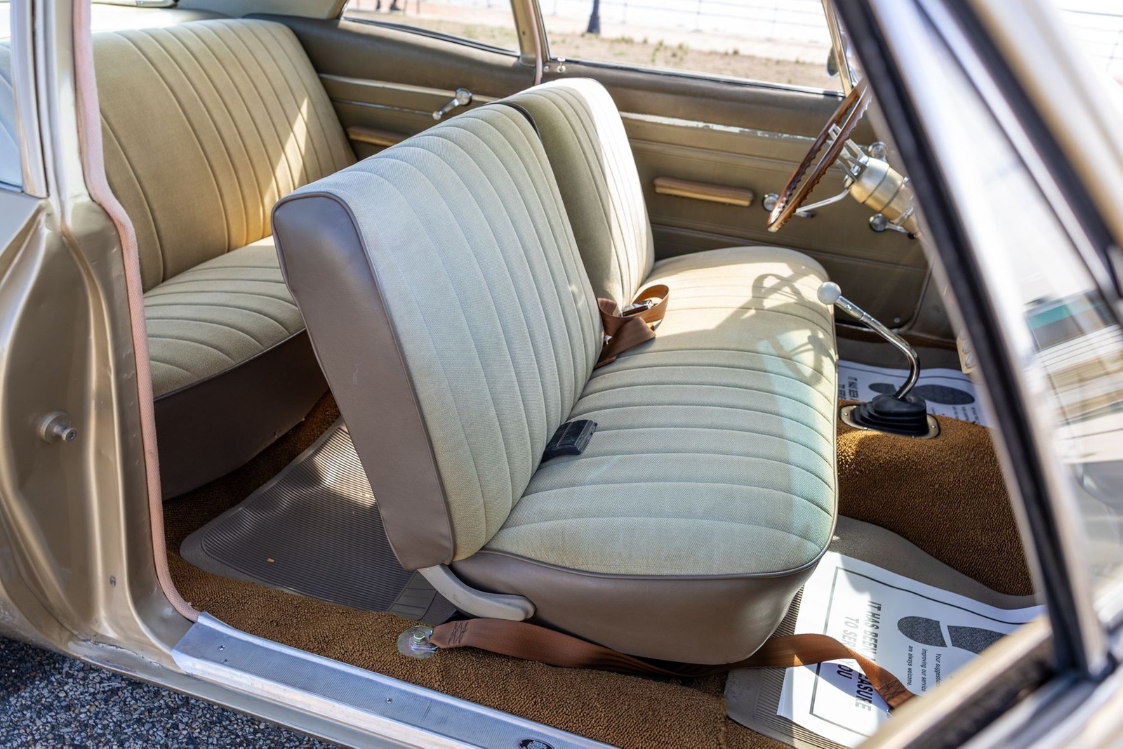 Chevrolet-Biscayne-1966-Coupe-31