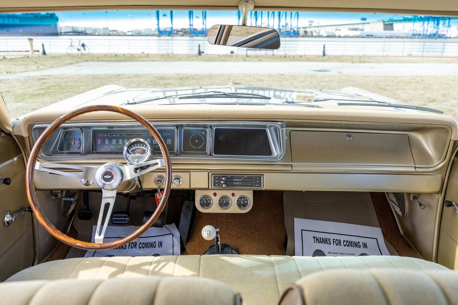 Chevrolet-Biscayne-1966-Coupe-36