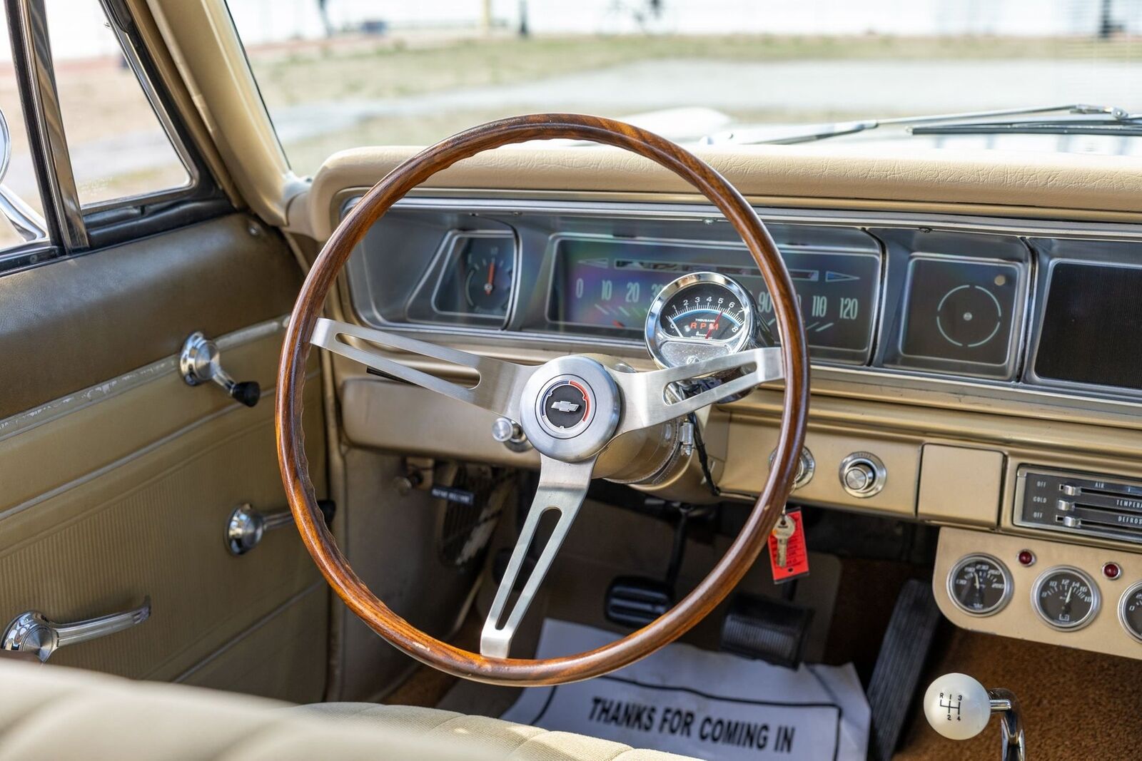 Chevrolet-Biscayne-1966-Coupe-37