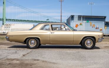 Chevrolet-Biscayne-1966-Coupe-4