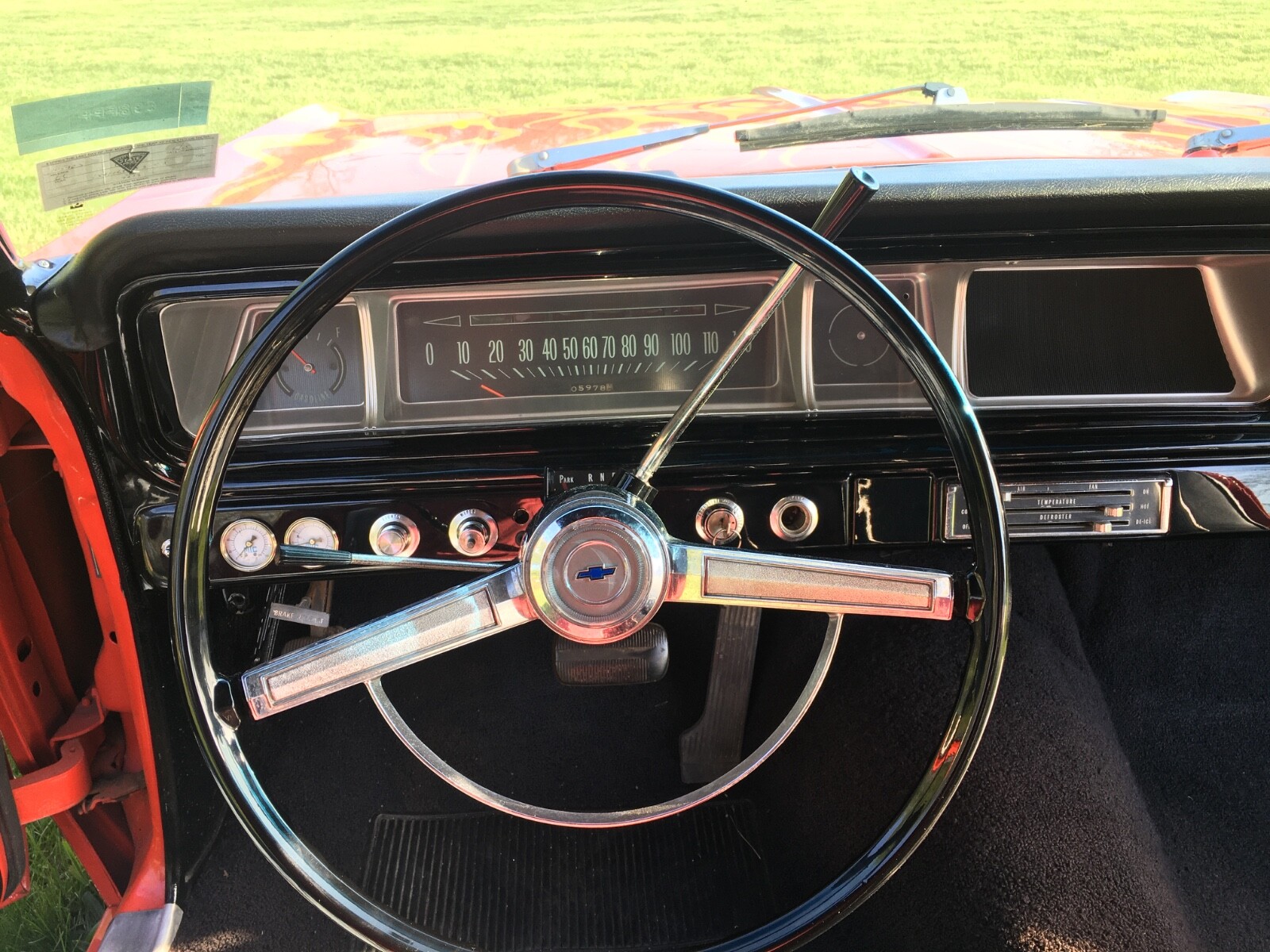 Chevrolet-Biscayne-1966-Sedan-13