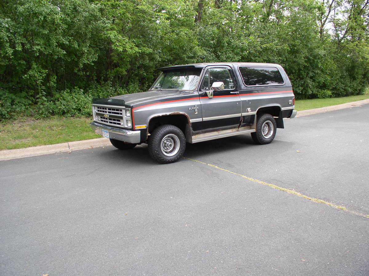 Chevrolet Blazer  1986 black