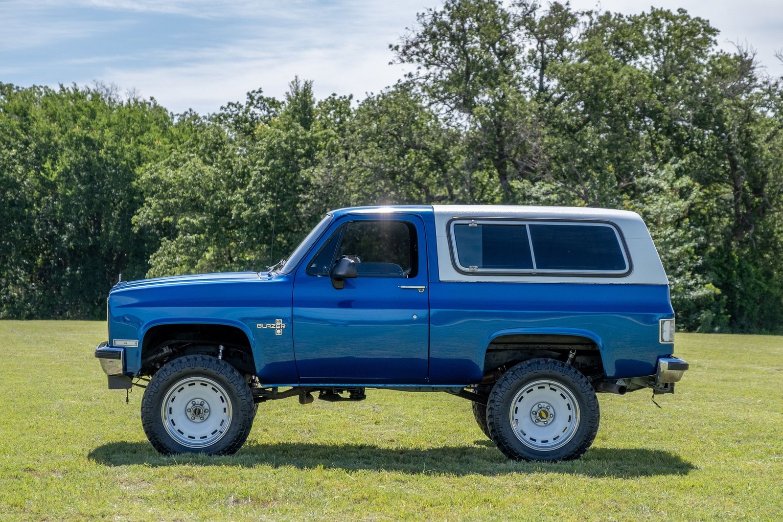 Chevrolet-Blazer-1990-SUV-1