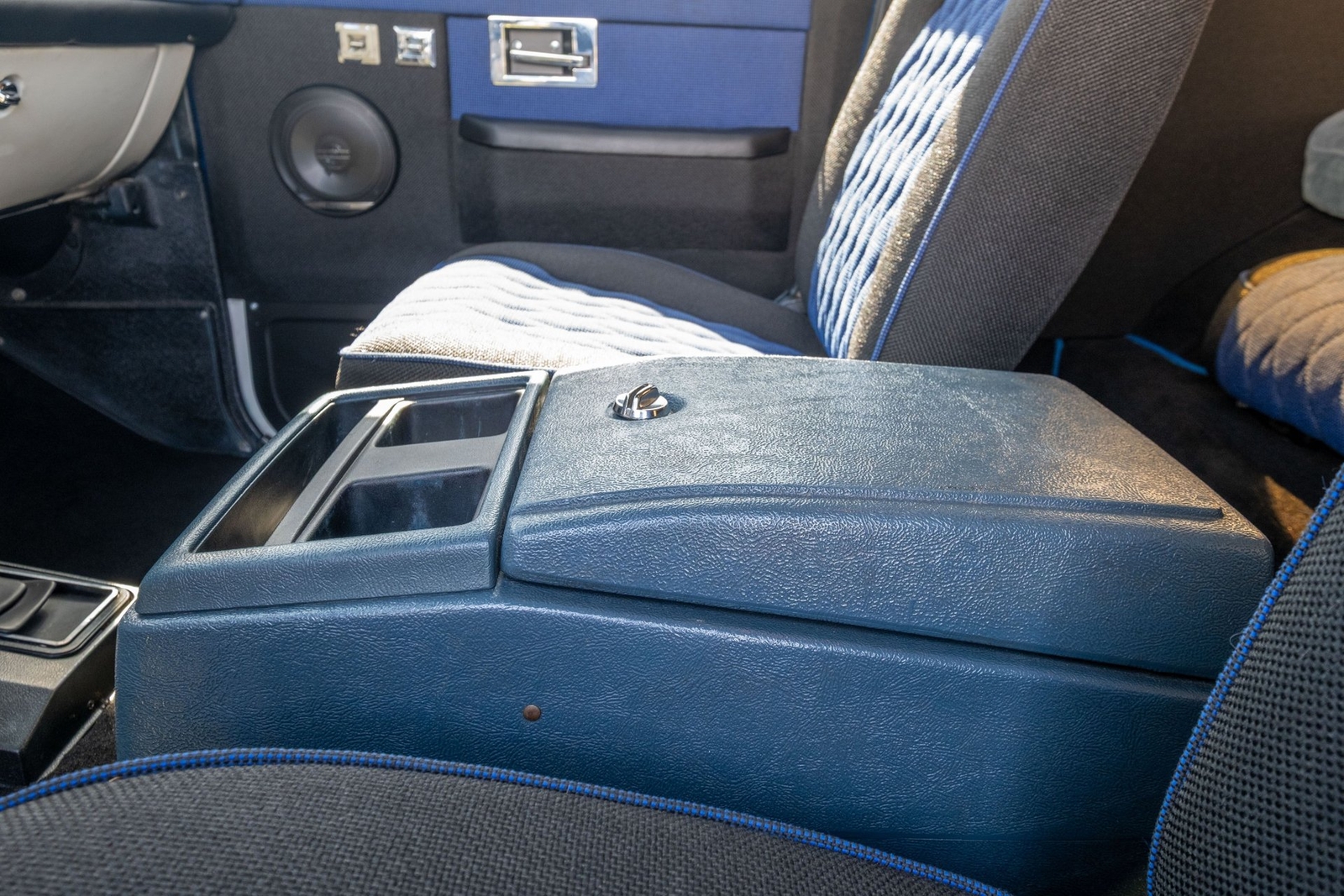 Chevrolet-Blazer-1990-SUV-15