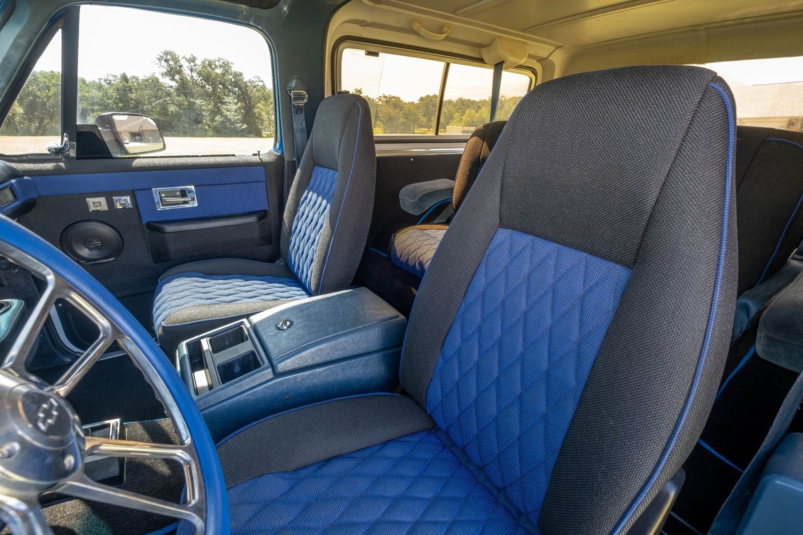 Chevrolet-Blazer-1990-SUV-2