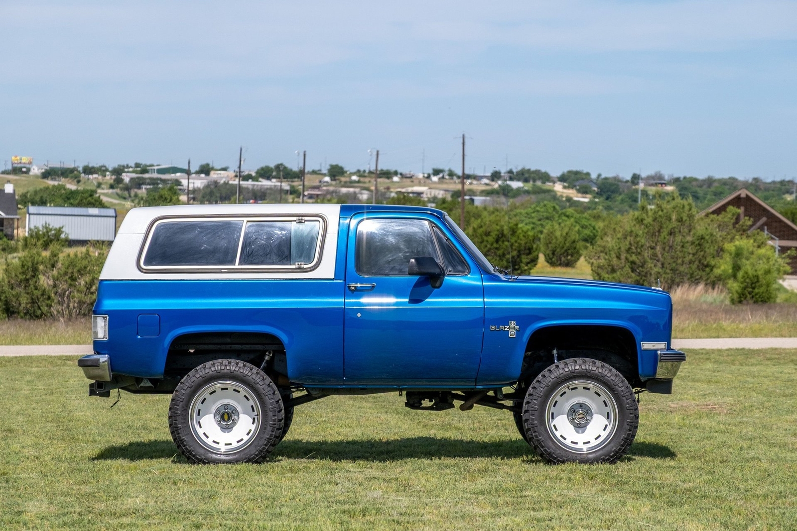 Chevrolet-Blazer-1990-SUV-6