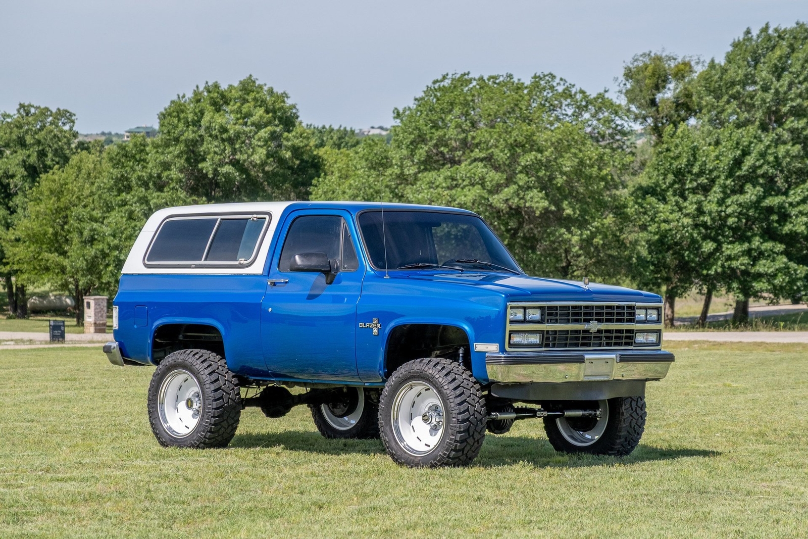 Chevrolet-Blazer-1990-SUV-7